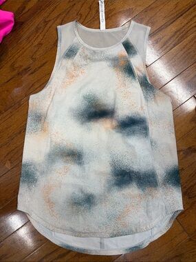 061. Lululemon Sculpt Tank Top Spray Camo Silver Blue Multi 6